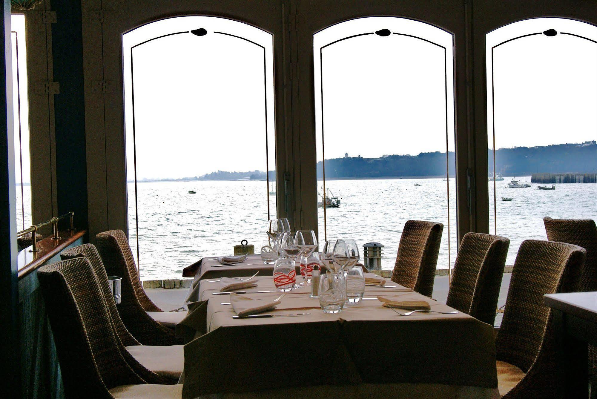 La Mere Champlain Cancale Exterior photo